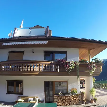 Ferienwohnungen Floerl Zell am Ziller Buitenkant foto